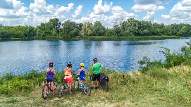 Famille bord de lac