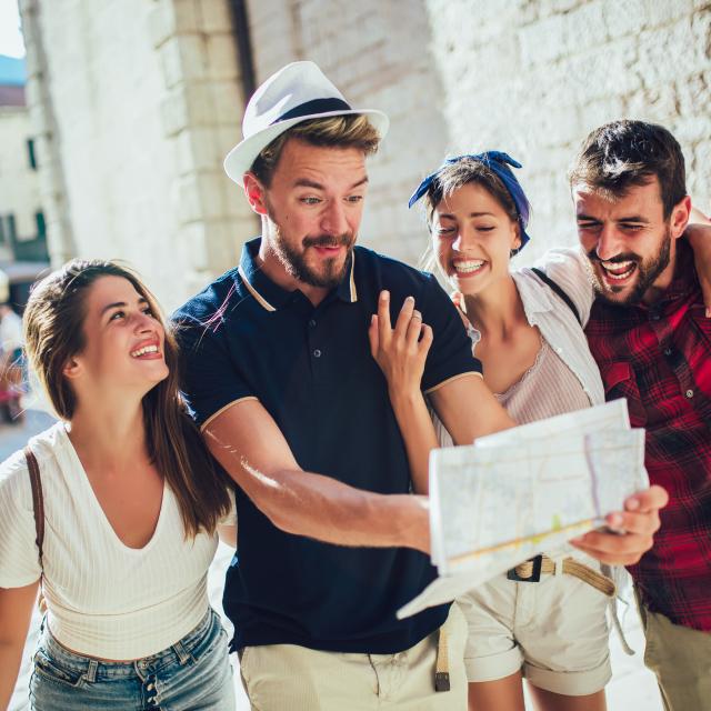 Groupe de touristes en visite