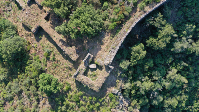 Les Cluses Château des Maures